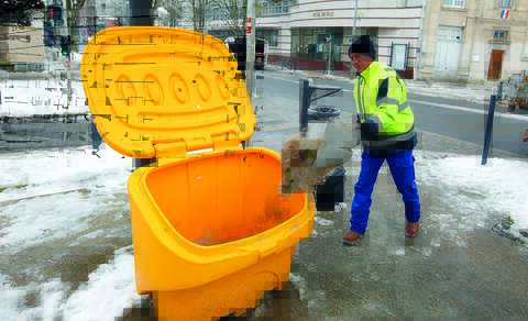Neige et verglas : 14 bacs à sel en libre-service 