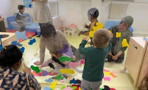 À petits pas vers l'école : des ateliers créatifs pour les enfants