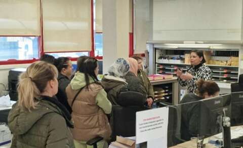 Visite de la mairie avec le dispositif « Ouvrir l'école aux parents pour la réussite des enfants » (OEPRE)